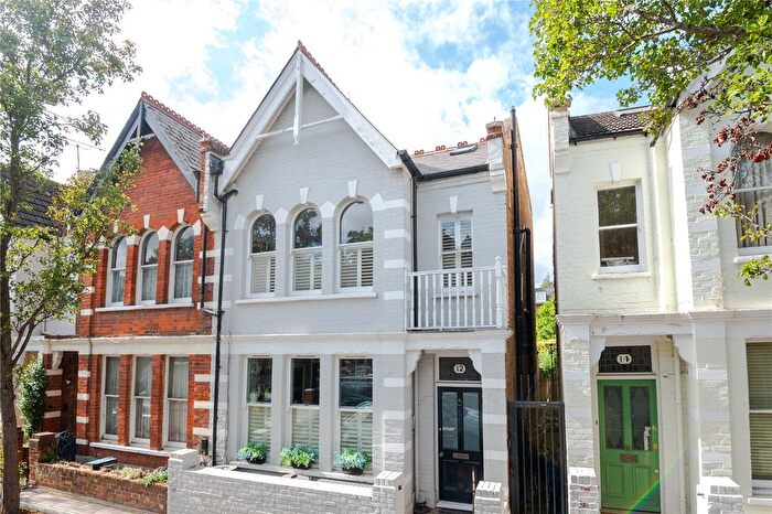 3 Bedroom Flat For Sale In Cornwall Road, Twickenham, TW1
