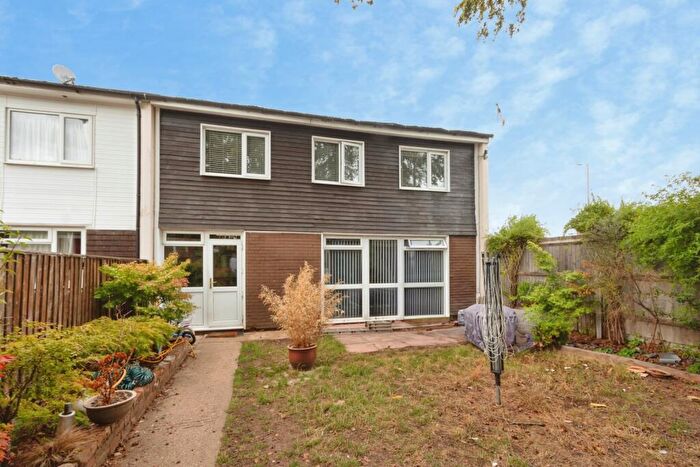 4 Bedroom End Of Terrace House For Sale In Brocas Drive, Basingstoke, Hampshire, RG21