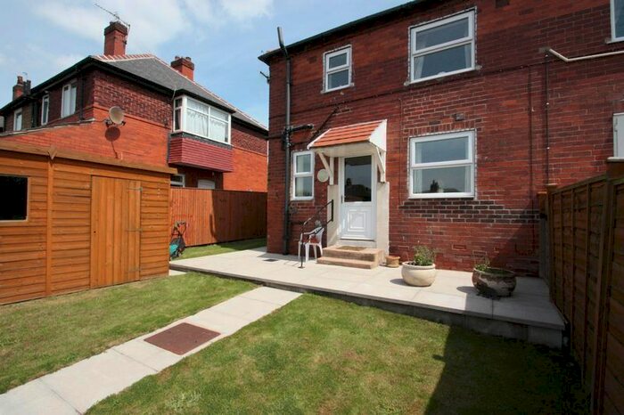 1 Bedroom Flat To Rent In Front Street, Glasshoughton, Castleford WF10