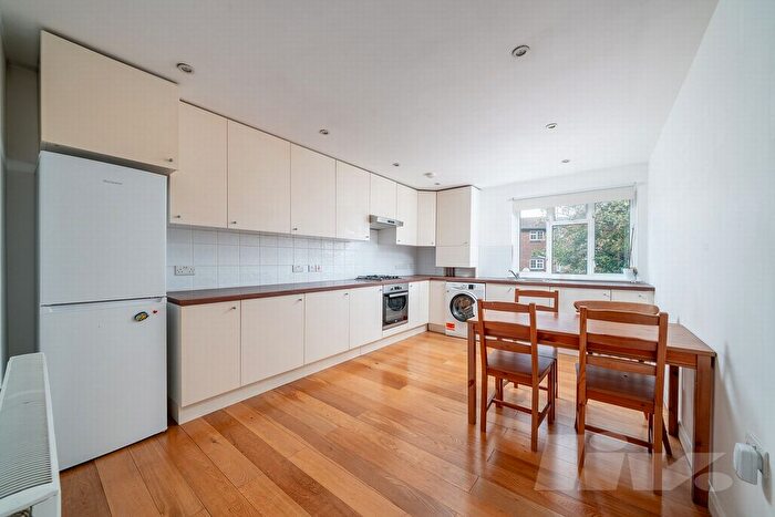 2 Bedroom Flat To Rent In High Street, Acton, W3