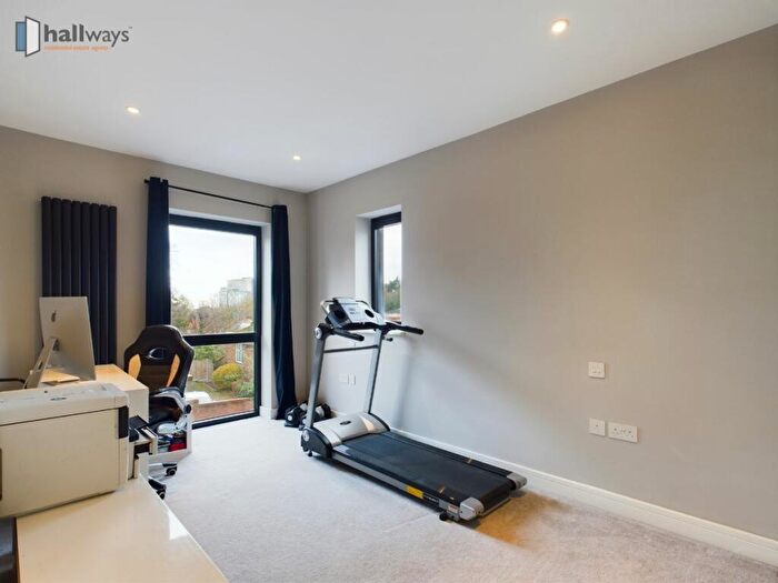 2 Bedroom Apartment For Sale In South Park Hill Road, South Croydon, CR2