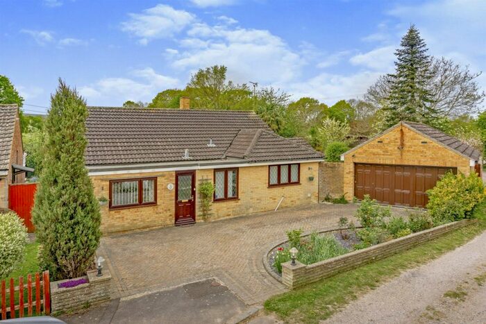 3 Bedroom Detached Bungalow For Sale In East View Fields, Plumpton Green, Lewes, BN7