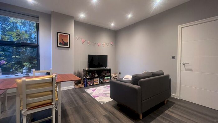 2 Bedroom Flat To Rent In Tamar House, Brants Bridge, Bracknell, RG12