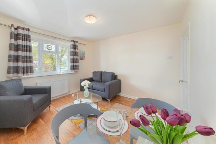 2 Bedroom Flat To Rent In Wilton Road, London, N10