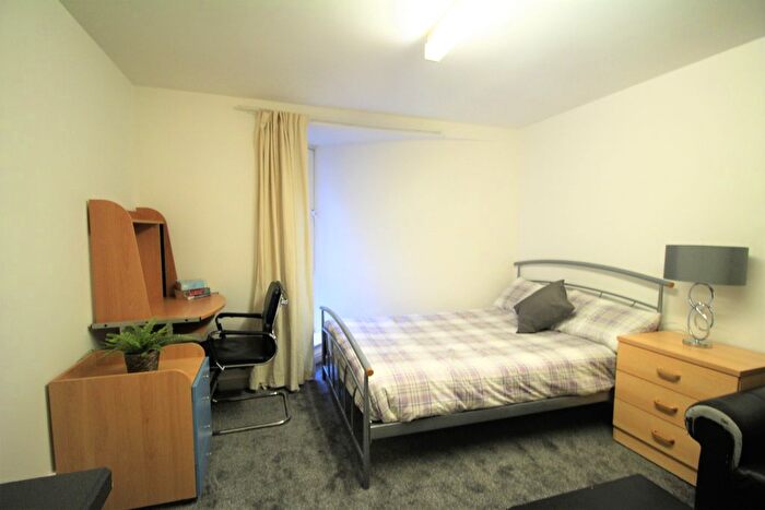 1 Bedroom Flat To Rent In Clarendon Road, Leeds, LS2