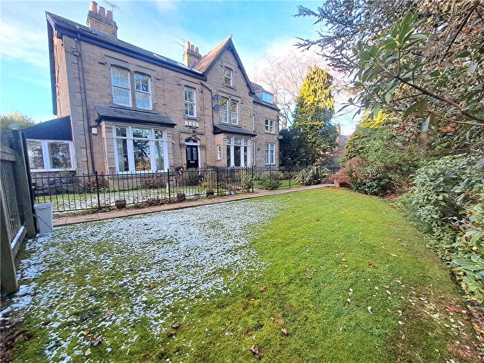 2 Bedroom Flat For Sale In Old Park Road, Leeds, West Yorkshire, LS8