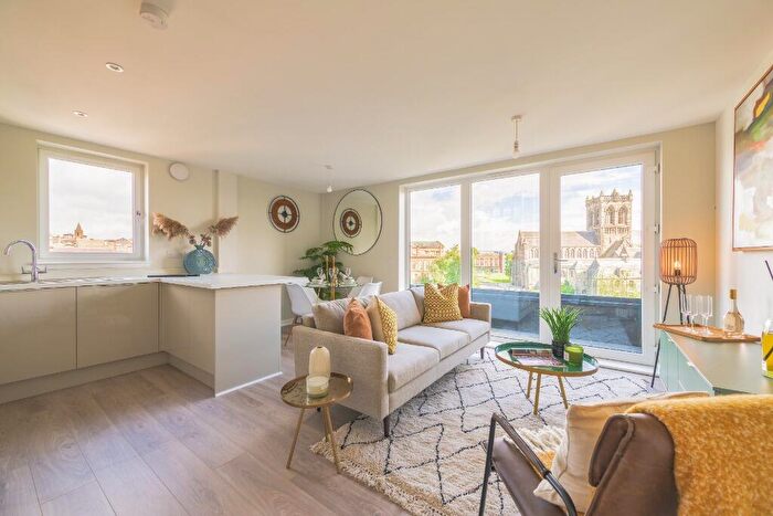 2 Bedroom Flat To Rent In Bridge Street, Paisley, Renfrewshire, PA1