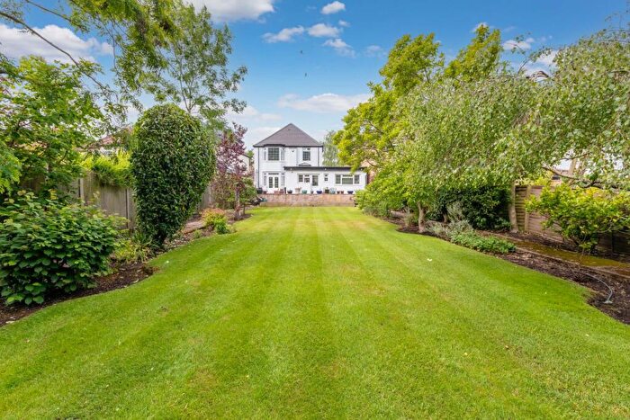3 Bedroom Detached House For Sale In Quaves Road, Langley, SL3