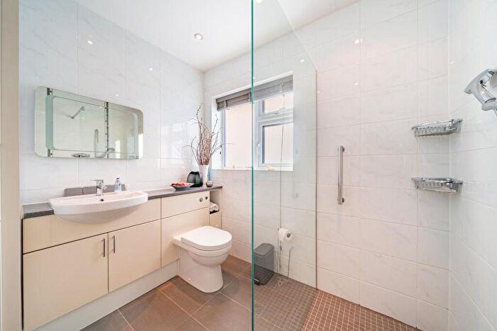 2 Bedroom Detached Bungalow For Sale In Walcote Drive, West Bridgford, NG2