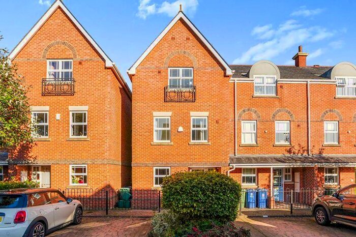 4 Bedroom Terraced House To Rent In Navigation Way, Oxford, OX2