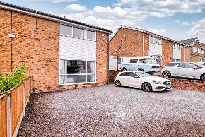 3 Bedroom Semi-Detached House For Sale In Whitwell Green Lane, Elland, HX5