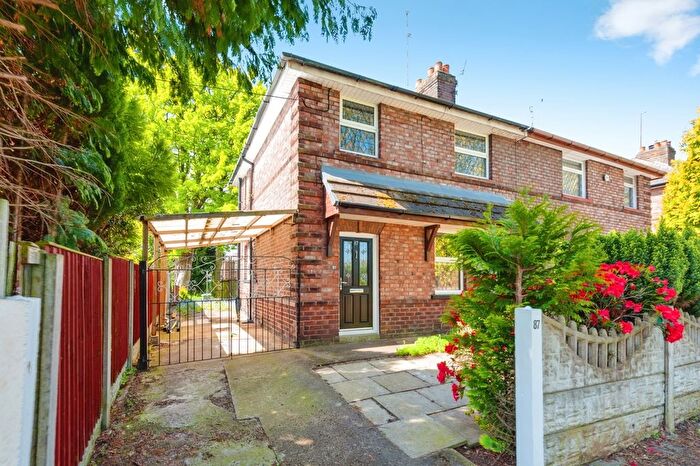 3 Bedroom Semi-Detached House For Sale In King Edward Road, Dentons Green, St. Helens, Merseyside, WA10