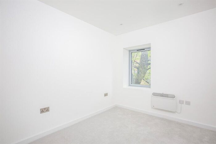 2 Bedroom Apartment To Rent In - Frogmoor, High Wycombe, HP13