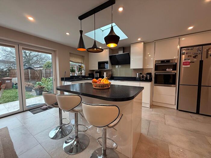 3 Bedroom House To Rent In Lark Rise, Hatfield, AL10