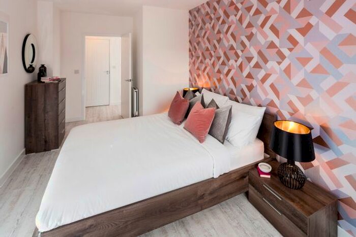 3 Bedroom Flat To Rent In Blackhorse Lane, London, E17