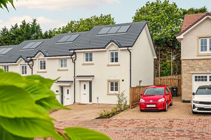 3 Bedroom End Of Terrace House For Sale In Red Burn Wynd, Helensburgh, G84