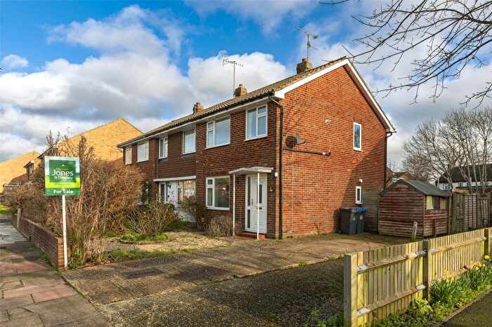 3 Bedroom End Of Terrace House For Sale In Chippers Road, Worthing, West Sussex, BN13
