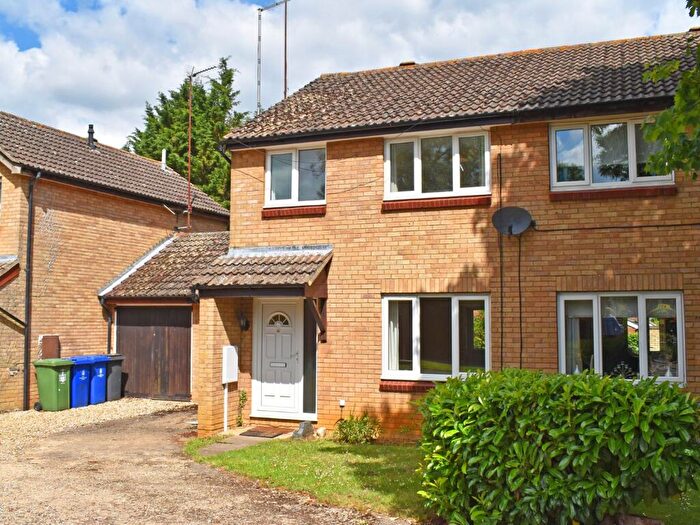3 Bedroom Semi-Detached House To Rent In Kensington Close, Towcester, NN12