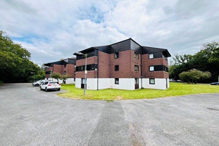 Studio To Rent In Camelot Court, Crawley, RH11