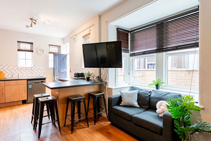 7 Bedroom Terraced House To Rent In Monks Road, Exeter, EX4