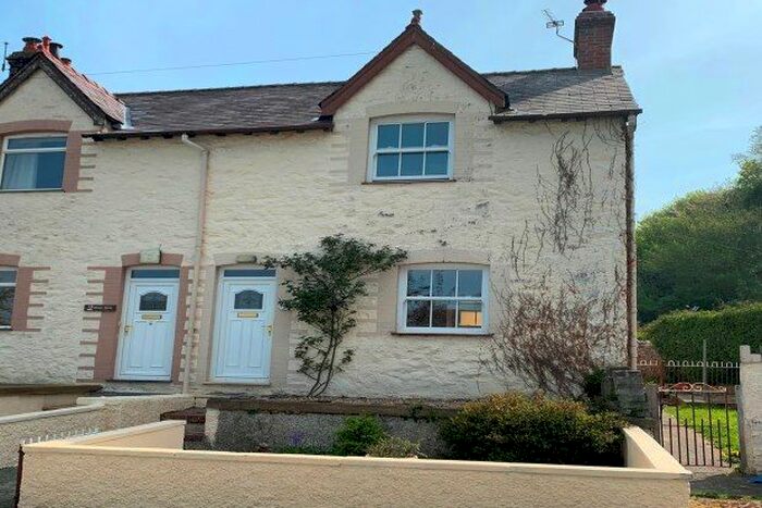 2 Bedroom Property To Rent In Nant Y Felin Road, Llanfairfechan LL33