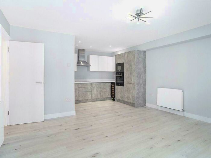 1 Bedroom Flat To Rent In Bentley Road, Dalston, London, N1