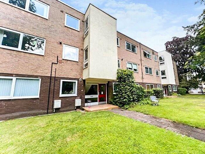 2 Bedroom Flat To Rent In Brooklands Road, Sale, M33