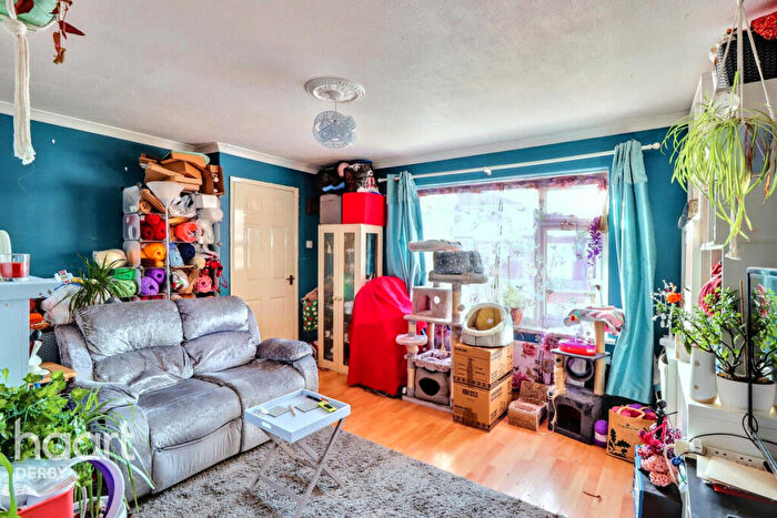 3 Bedroom Terraced House For Sale In Vicarage Road, Mickleover, DE3