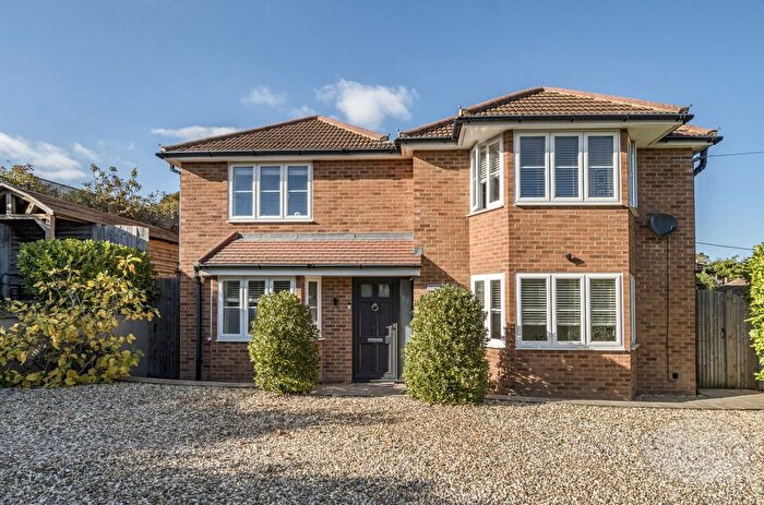 4 Bedroom Detached House For Sale In Spring Lane West, Farnham, Surrey, GU9