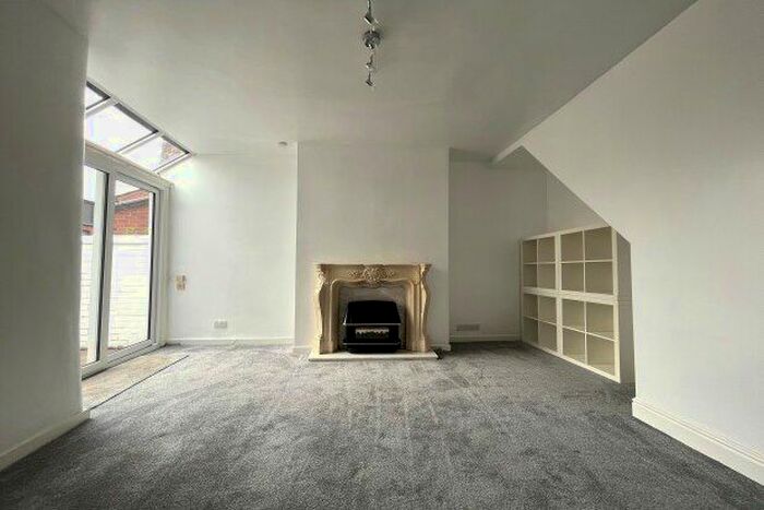 3 Bedroom Property To Rent In Crosby Road, Bolton, BL1