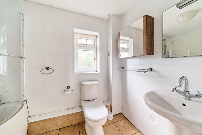 4 Bedroom Detached House For Sale In Meadowside, Mosterton, DT8