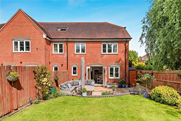 3 Bedroom End Of Terrace House For Sale In Capability Way, Greenham, Thatcham, Berkshire, RG19