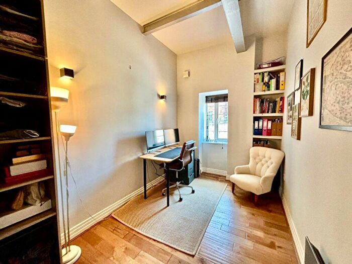 2 Bedroom Apartment For Sale In Spencer Street, Birmingham, B18