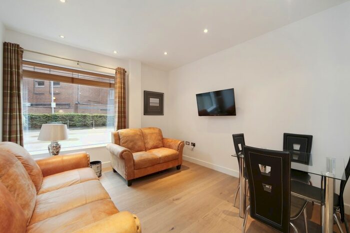 2 Bedroom Flat To Rent In Grosvenor Waterside, Chelsea, SW1W