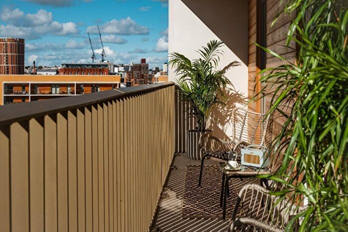 2 Bedroom Apartment To Rent In Ingram Street, Leeds, West Yorkshire, LS11