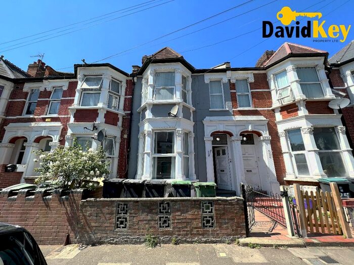 2 Bedroom Flat To Rent In Abbotsford Avenue, London, N15
