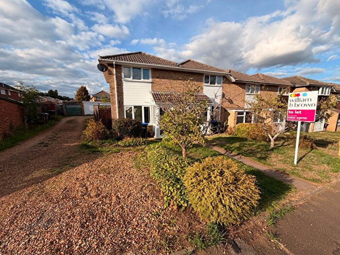 2 Bedroom Property To Rent In Hornbeam Court, Northampton, NN3
