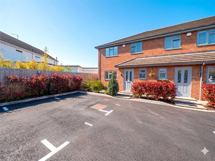 3 Bedroom Semi-Detached House For Sale In Frith Close, Deepcut, Camberley, GU16