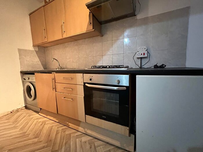 2 Bedroom Flat To Rent In Stacey Road, Cardiff, CF24
