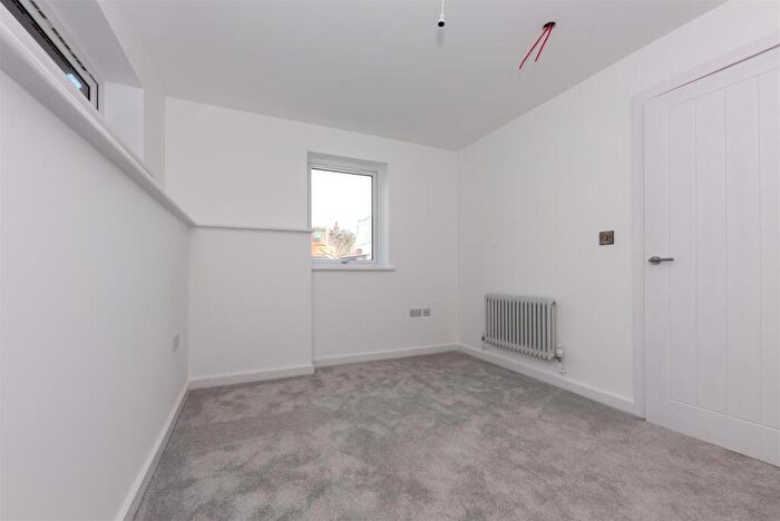 2 Bedroom Apartment To Rent In Lincoln Avenue, Peacehaven, BN10