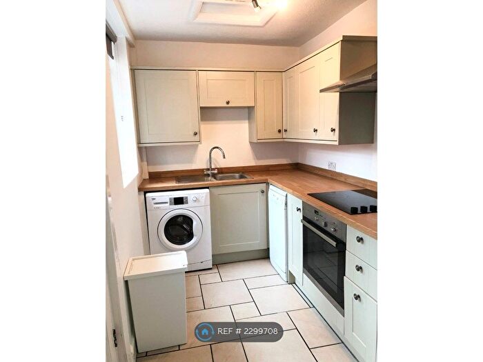 3 Bedroom Terraced House To Rent In Vincent Road, Sheffield, S7