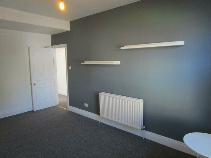 2 Bedroom Flat To Rent In North Street, Southville, Bristol, BS3