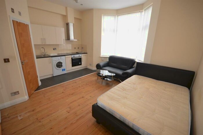 Studio To Rent In Fosse Road North, Leicester, LE3