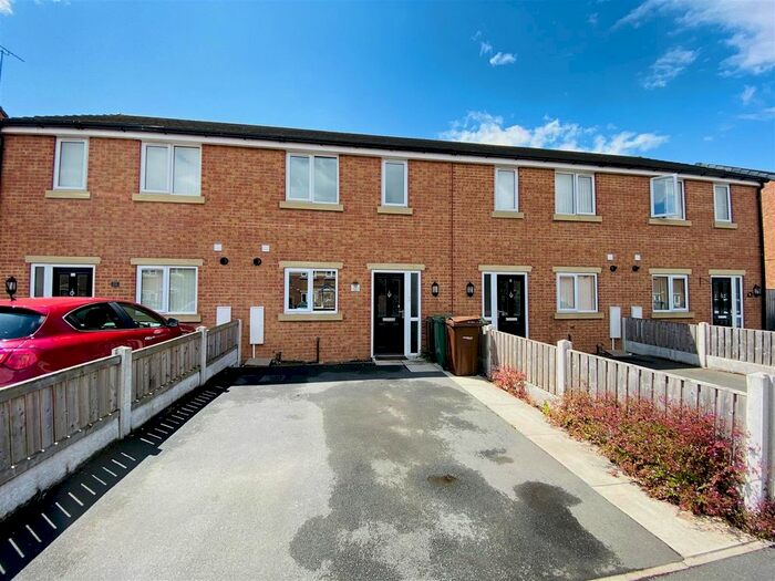 3 Bedroom Town House To Rent In Coronation Street, Normanton, WF6