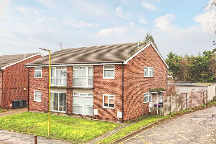 2 Bedroom Flat For Sale In Kingsway, Ware, SG12