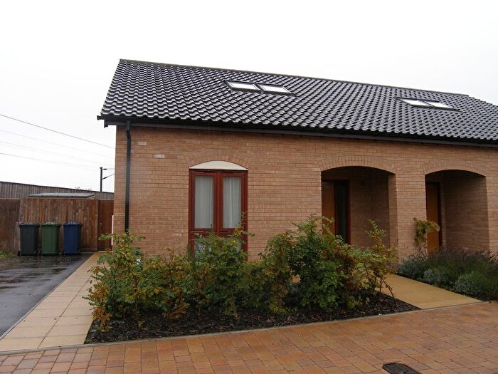 3 Bedroom Chalet To Rent In Abberley Wood, Cambridge, CB22