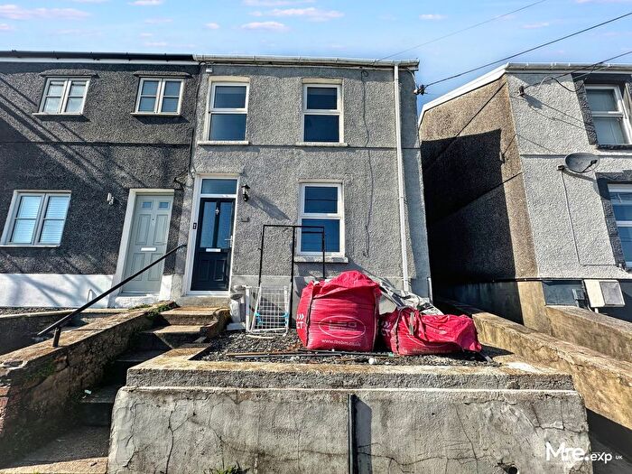 3 Bedroom Semi Detached House For Sale In New Road, Cilfrew, Neath, SA10