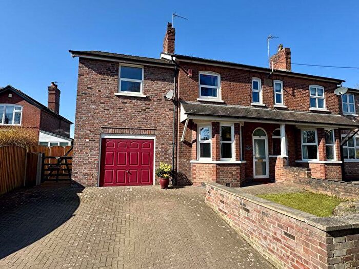 4 Bedroom Semi-Detached House For Sale In London Road, Holmes Chapel, CW4