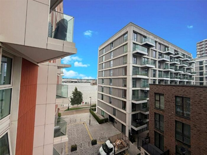 2 Bedroom Flat For Sale In Royal Crest Avenue, London, E16