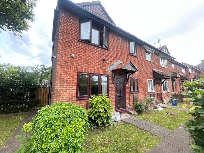 1 Bedroom Property To Rent In Prestwick Road, Watford, WD19